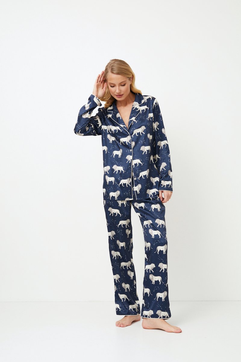 Aruelle Blauwe dames pyjama Nala–pyjamahemd met lange mouw-knoopsluiting-lange broek met zakken