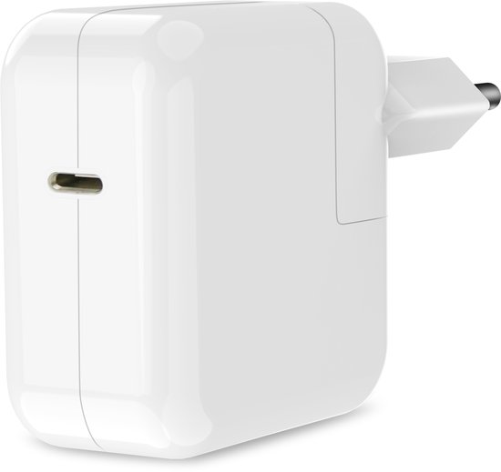 Chargeur USB-C blanc compact 30W avec un port sur le côté et une prise européenne.