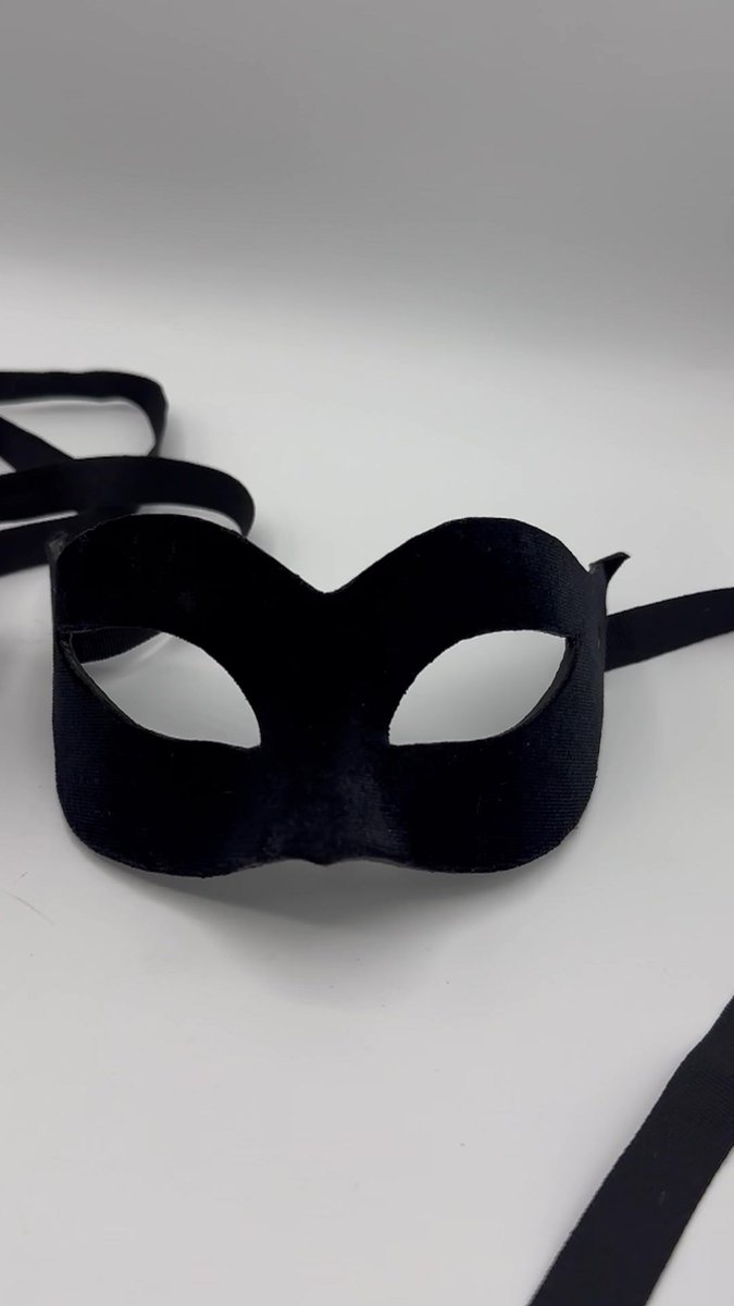 Twee Vrouwen Met De Venetiaanse Maskers Van Carnaval Stock Afbeelding