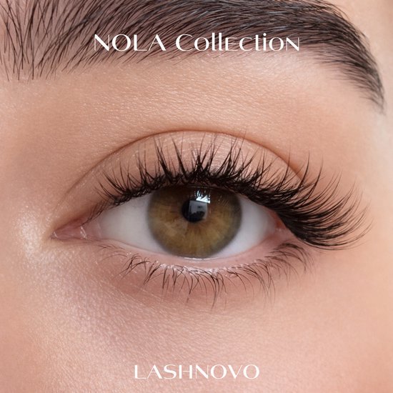 Close-up van een oog met lange, volle nepwimpers van de NOLA Collection.