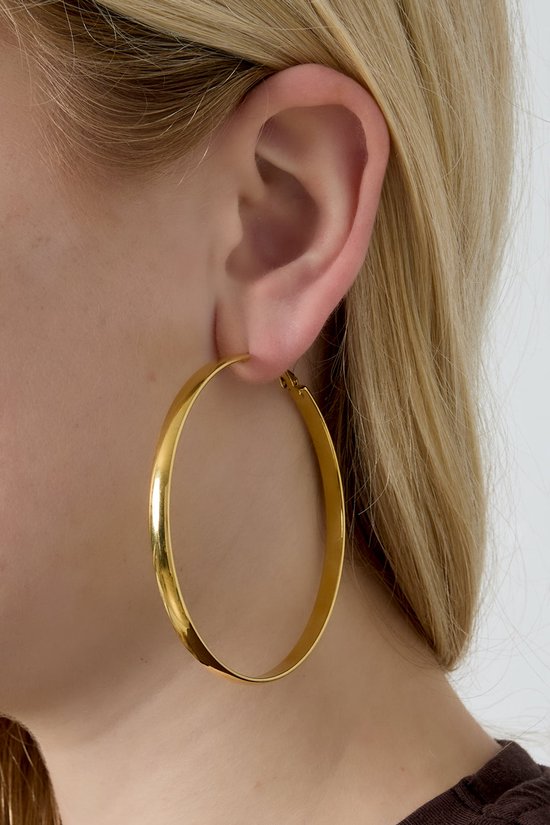 Zilveren oorringen, Bali hoops, bewerkt met bolletje