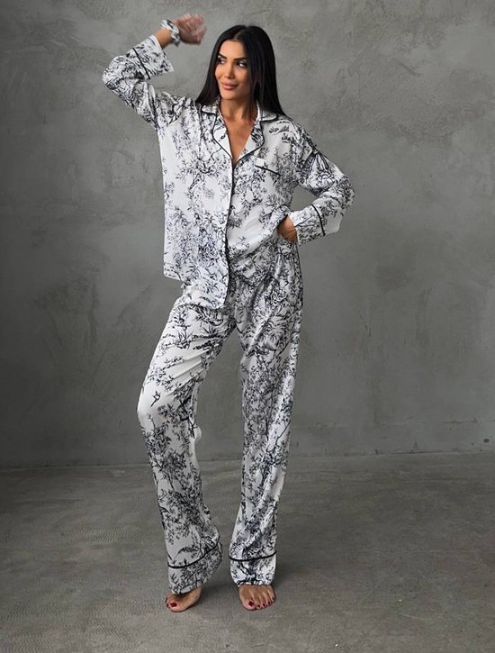 Elegante Satijnen Pyjamaset Voor Dames – Luxe Satijnen Nachtkleding Met Haarelastiekje Maat M