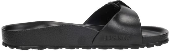 Zwarte Birkenstock slipper met gesp, zichtbaar vanaf de voorkant.