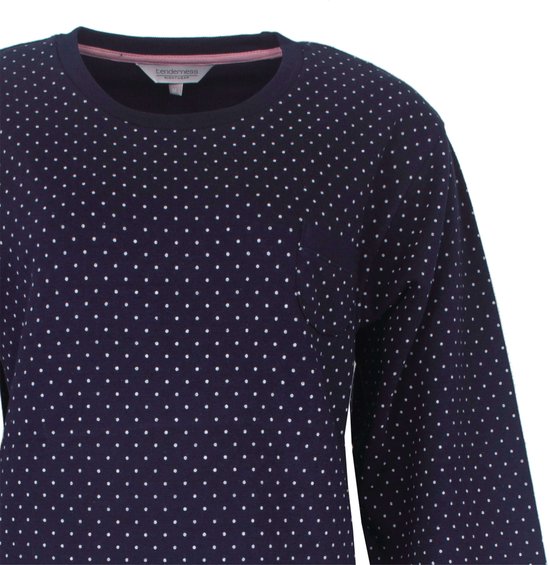 Donkerblauw nachthemd met lange mouwen en witte stippen.