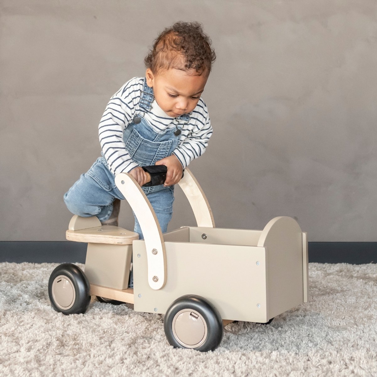 Bandits & Angels Bakfiets Loopfiets Hout Little Rider Beige Sand vanaf 1 jaar - Voor Jongens en Meisjes - Ride-On Houten Bakfiets - Houten Loop Fiets Beige - Geluidsarme Wielen - Kraamcadeau thumbnail 3