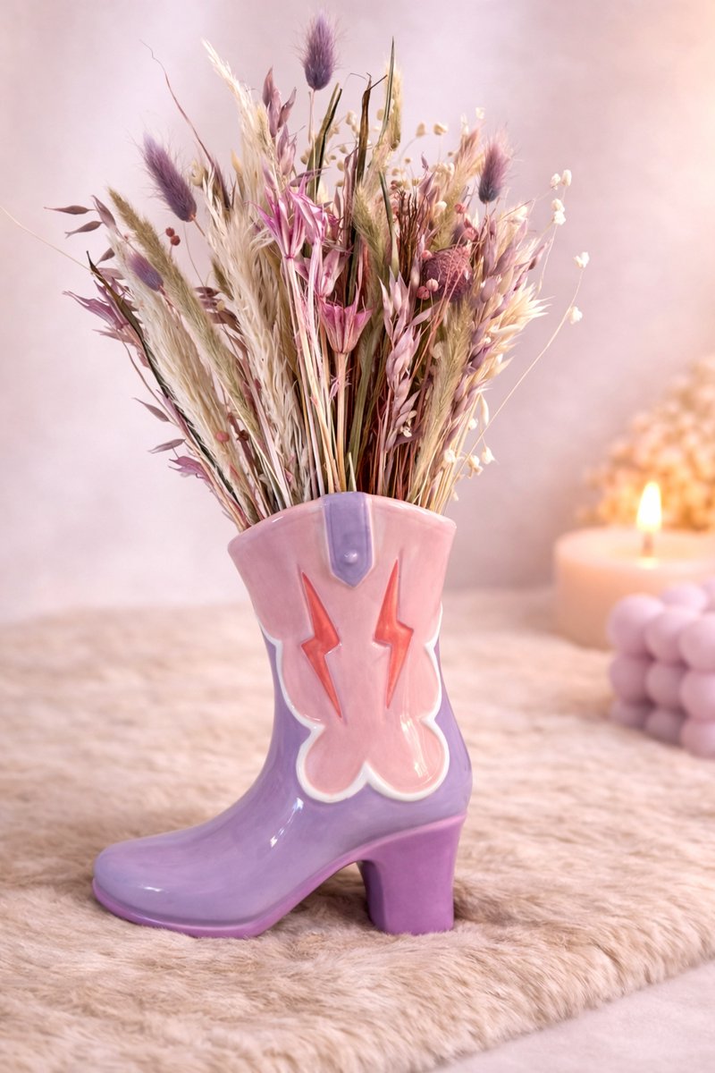 Bloemenvaas – Lila Cowboylaars | Viva Femme | Kaarsen | Decoratie | Cadeau