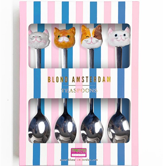 Ensemble de quatre cuillères à thé avec une tête de chat aux couleurs gris, orange, blanc/brun et blanc à l'extrémité. Emballé dans une boîte à rayures roses et bleues. Blond Amsterdam.