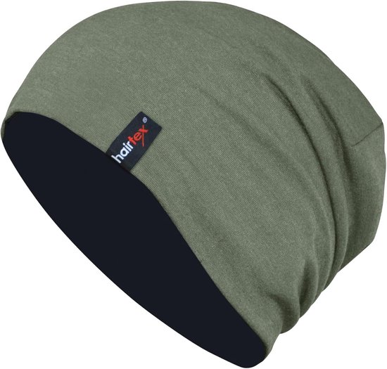 Olijfgroene muts met een zwart interieur en een 'hairtex'-logo.