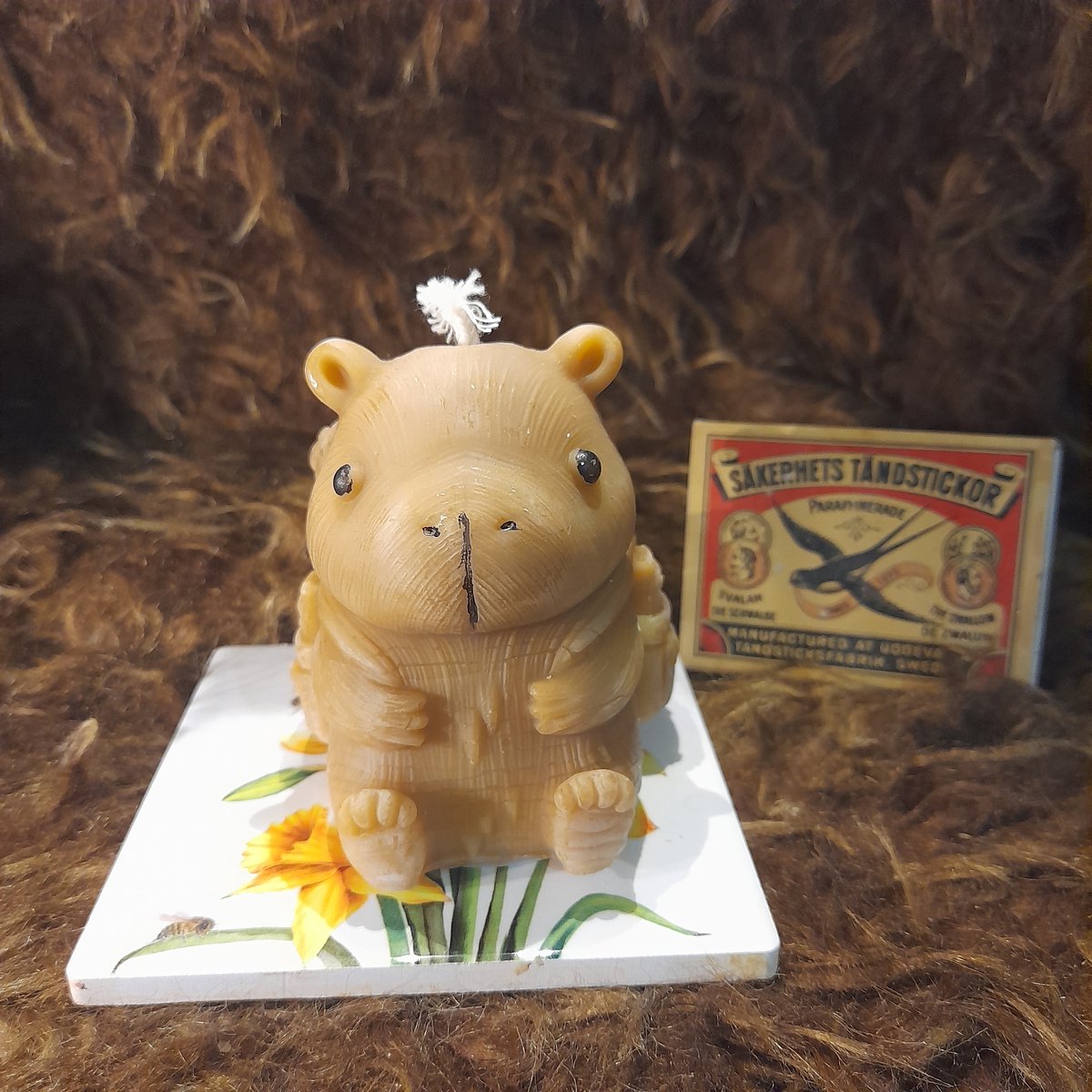 Bijenwas kaars, capibara met schooltas