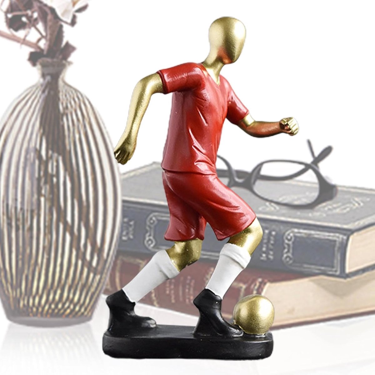 Voetbalspeler Beeldje - Voetbaldecoratie - Interieur Verfraaien - Realistische Houdingen - Diverse Maten - Goudkleurig