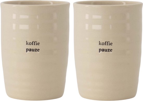Ensemble de deux tasses couleur sable avec le texte 'koffie pauze' en lettres noires.