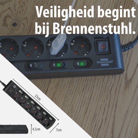 Zwarte stekkerdoos met 6 stopcontacten en individuele schakelaars, met afmetingen 33cm x 7cm x 4,5cm.