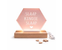 LED Nachtlampje Babykamer – Slaap Kindje Slaap – Kinderlamp – Warm Licht – Houten Voet – Kraamcadeau – 15x14 cm