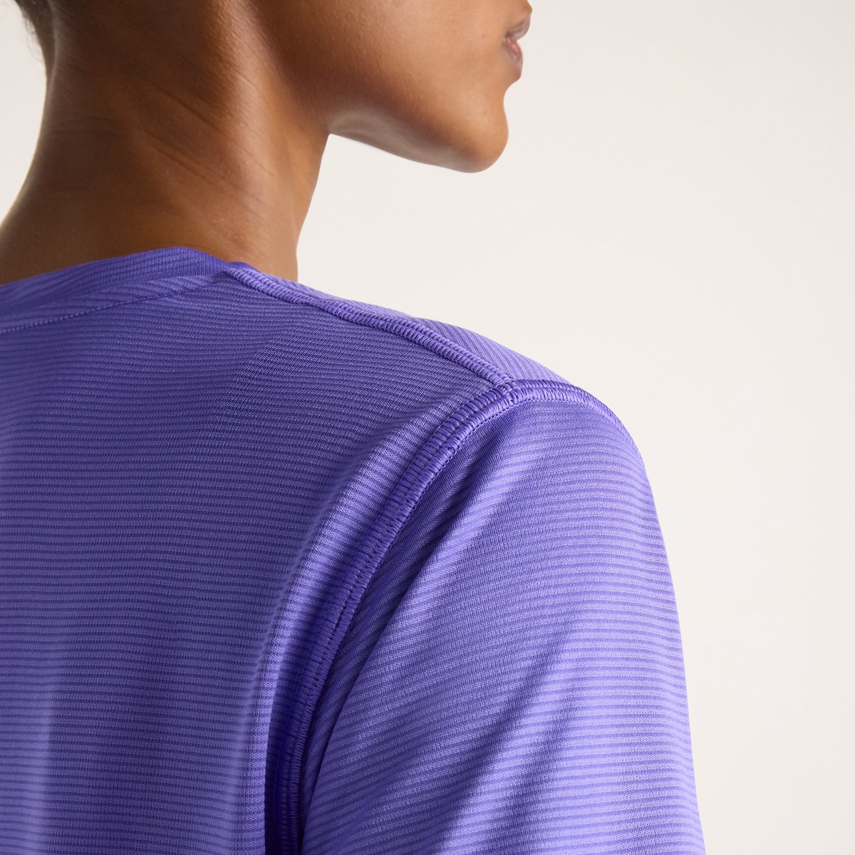 New Balance Sports Essentials T-Shirt Dames Sportshirt ELECTRIC Paars
