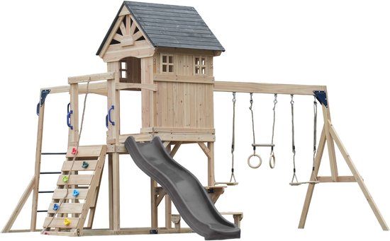 Chalet de jeu en bois avec toboggan gris, balançoires, mur d'escalade, corde à grimper et barres parallèles.