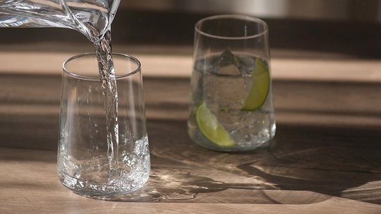 KROSNO | Glazen voor water | Set met 4 stuks - 490 ml | Loodvrij Kristalglas, dranken en sappen, elegant design | loodvrij | inhoud | Infinity collectie | ideaal voor thuis, restaurants, feesten | vaatwasmachinebestendig