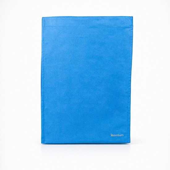 Blauwe postvanger van Homium met discreet logo.