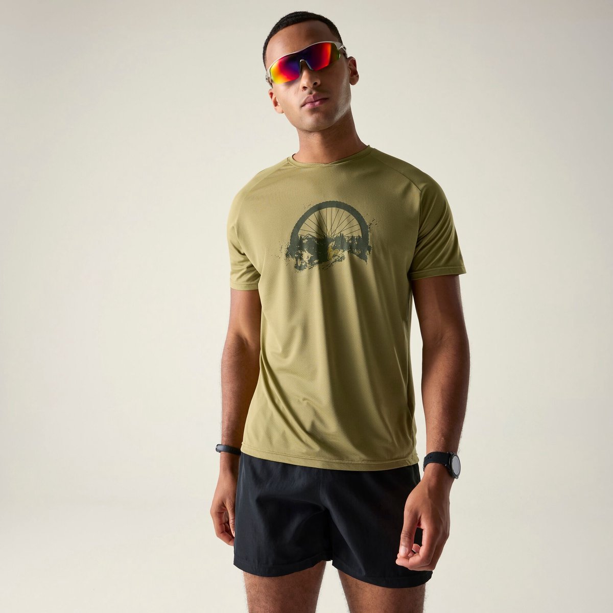 Dare2B Heren Tech II T-shirt met korte mouwen en grafische print Grenate