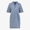 Blauw denim jurkje met panterprint, kraag, V-hals en korte mouwen.