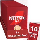 Doos Nescafé 3in1 koffie met 8 pakjes van 10 zakjes. Rode verpakking met Nescafé logo en een kop koffie.