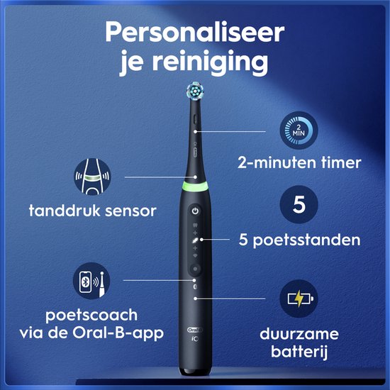 Zwarte Oral-B iO tandenborstel met labels voor 'tandsensordruk', '2-minuten timer', '5 poetsstanden', 'poetscoach' en 'duurzame batterij'.