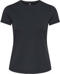 Zwart dames t-shirt met kleine logo-applicatie op de borst. Korte mouwen en ronde hals.