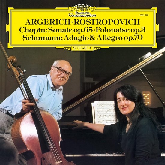 Muziekalbumhoes met cellist Rostropovich en pianiste Argerich, beide lachend.