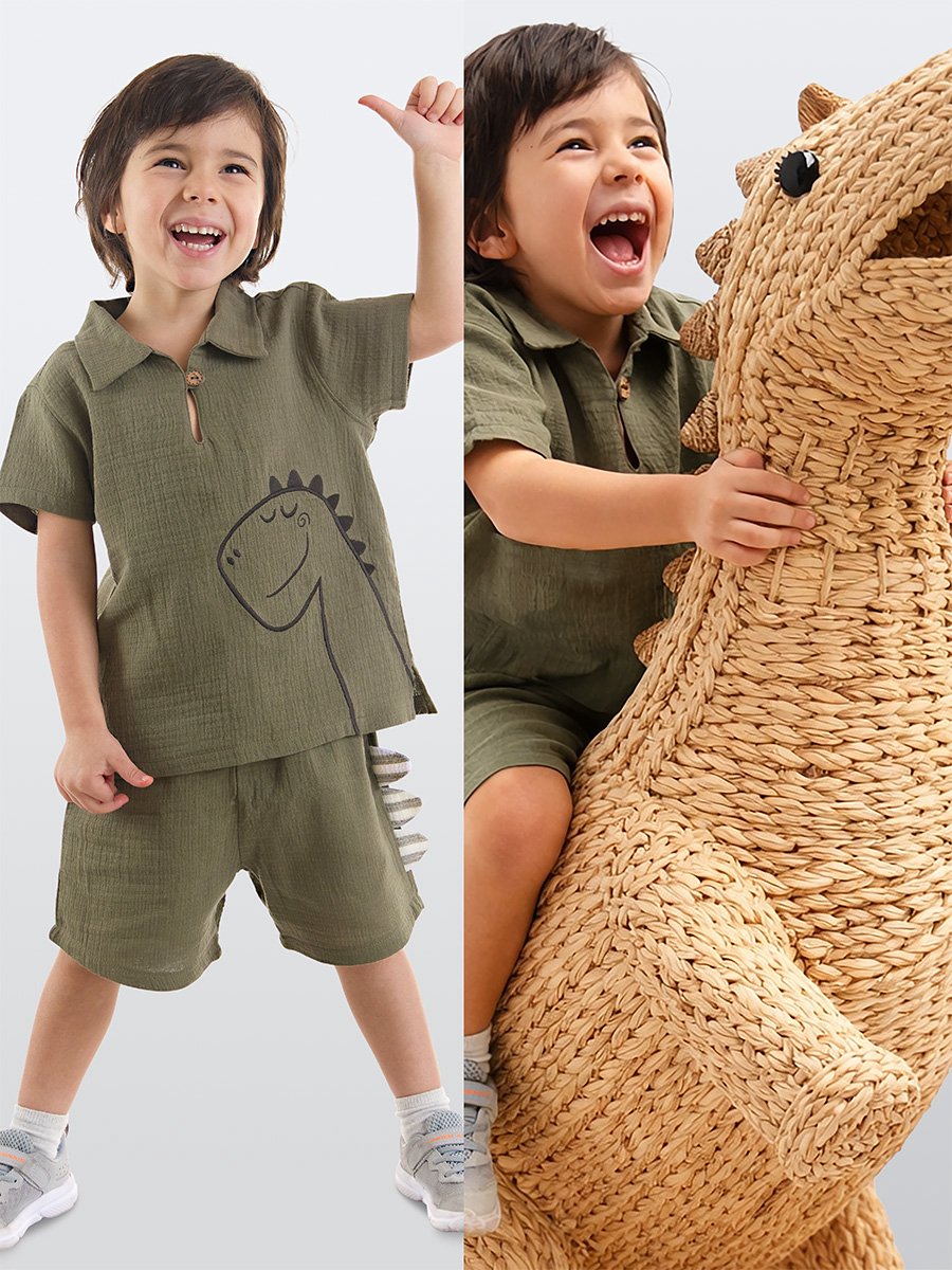 Denokids CFF-24Y1-073 Khaki Mousseline Jongens Overhemd en Short Set met Dino Print 104