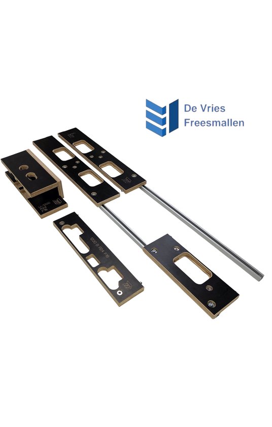 Complete scharnier frees set met zwarte mallen en metalen staven. Logo De Vries Freesmallen.