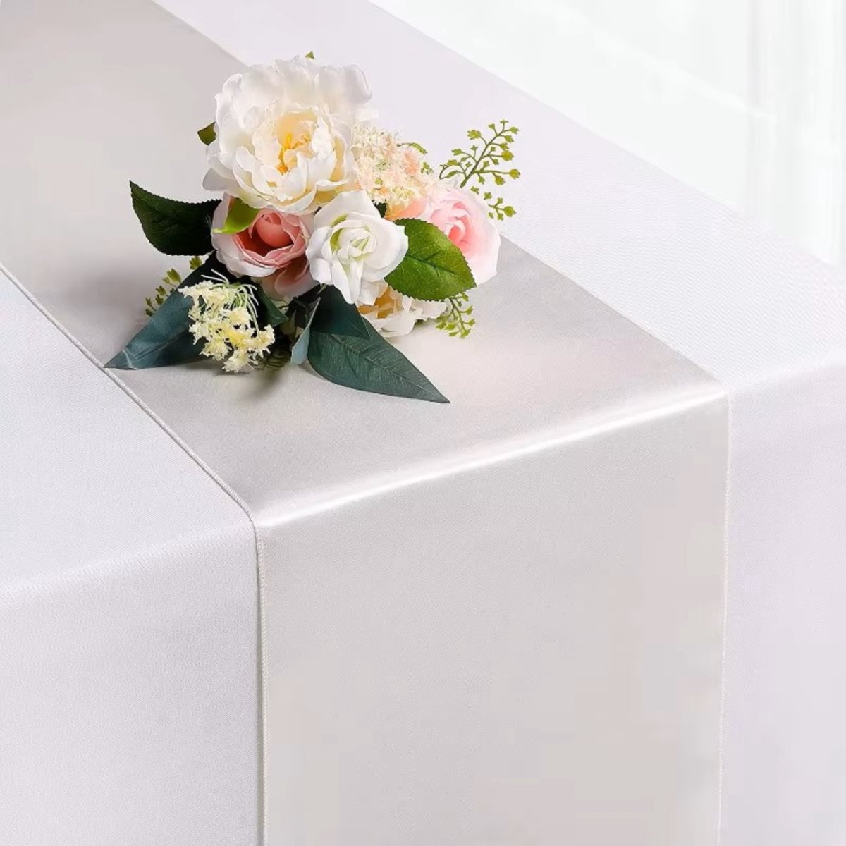 Tafelloper - 30x275cm - Wit– Polyester - Tafelkleed – Smalle Tafelloper - Eettafel - Dressoir en Salontafel – Tafeldecoratie - Tafelkleden - Tafelloper Lang