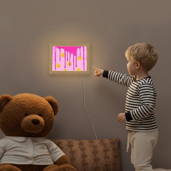 Nachtlampje 20x15 cm - Kinder lampje - Smiley - Roze - Glazuur - Tafellamp kinderkamer - Slaapkamer lamp - Bedlamp kinderen - Kinderlampje stopcontact - Wandlamp babykamer - Nachtlampjes van Merkloos — afbeelding 5