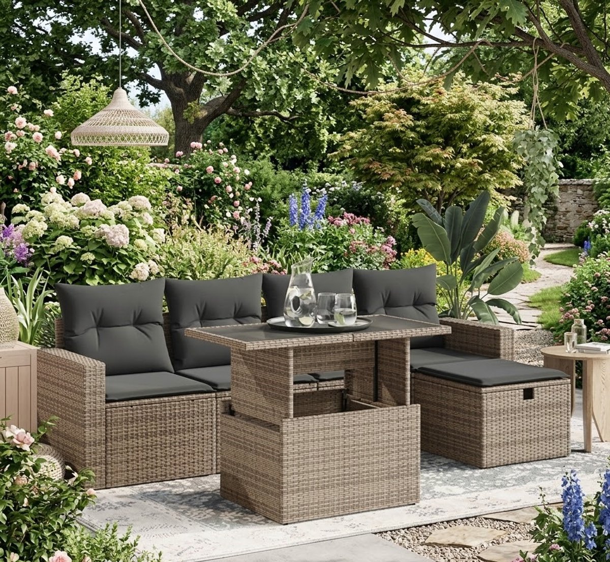 6-delige tuinset met grijze kussens, gemaakt van polyrotan, voor in de tuin.