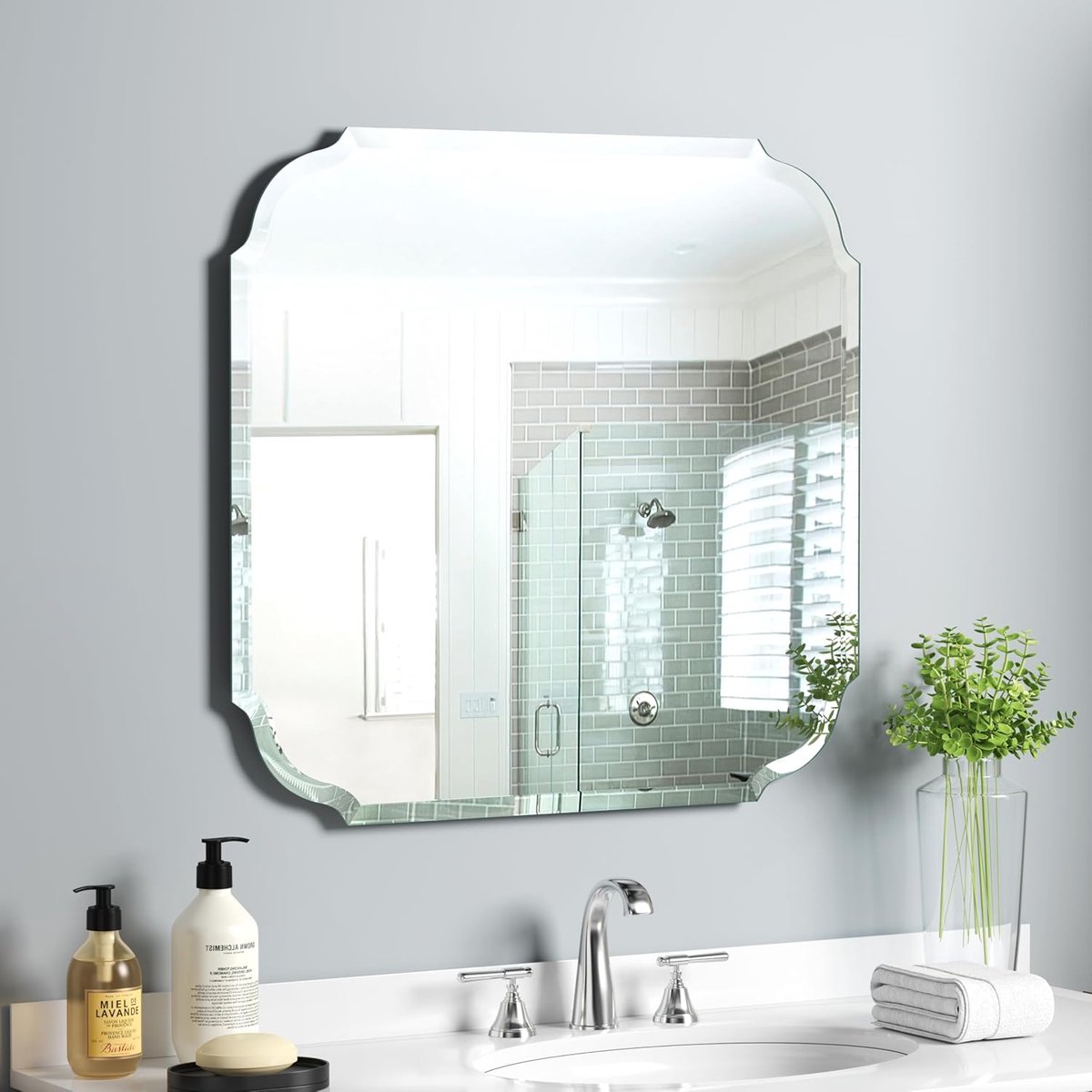 Wandspiegel - Decoratieve Spiegel - Badkamer Slaapkamer - Afgeschuinde Rand - 81x61 cm - Zilver