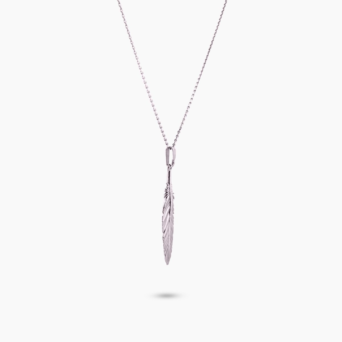 Pinchme Charms - Grote veer bedel – Licht van vorm, diep van betekenis - Echt zilver - Handgemaakt in Nederland - Luxe cadeauverpakking - Ketting Sieraden