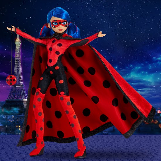Bandai - Miraculous Ladybug 10th Birthday Doll - Limited Edition Set met accessoires - Officieel gelicentieerd Miraculous - 26 cm gelede modepop - Kinderspeelgoed 4+ - P50199 — afbeelding 3