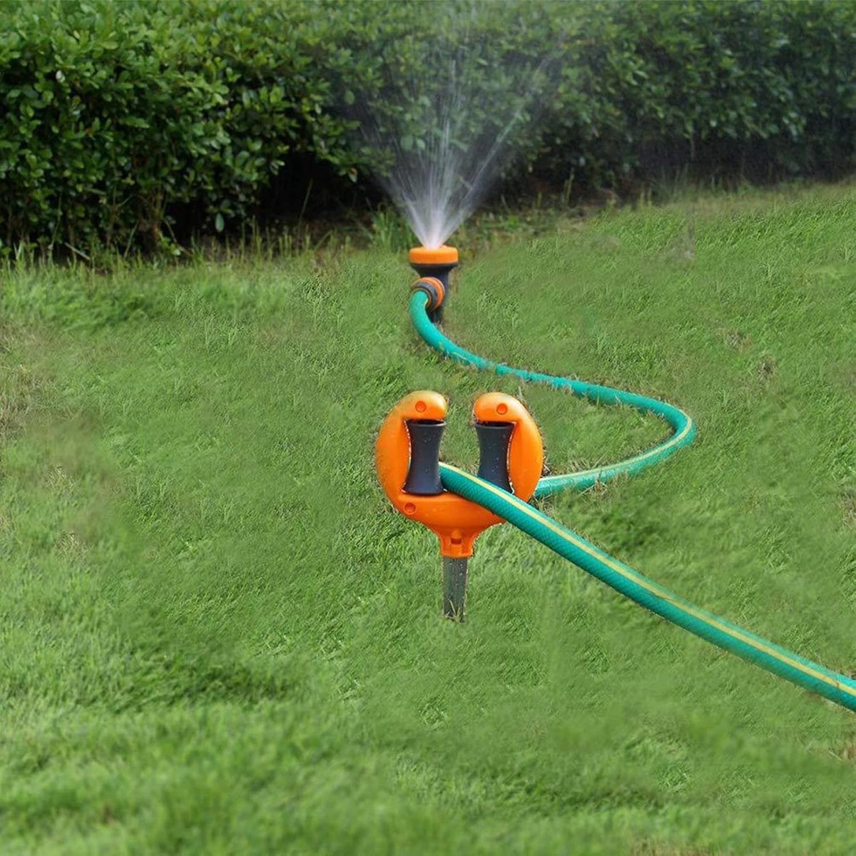 Hose guide - Tuinslanggeleider - Slanggeleider tuinslang - Grondspies - Tuinslang Ondersteuning - Tuinaccessoire - Beschermt en voorkomt knikken - Roterende rollers - Oranje – foto 4