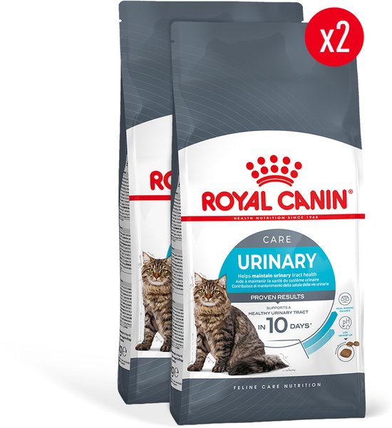 Twee zakken Royal Canin Urinary Care kattenvoer met een kat erop en de tekst 'PROVEN RESULTS SUPPORTED HEALTHY URINARY TRACT IN 10 DAYS'.