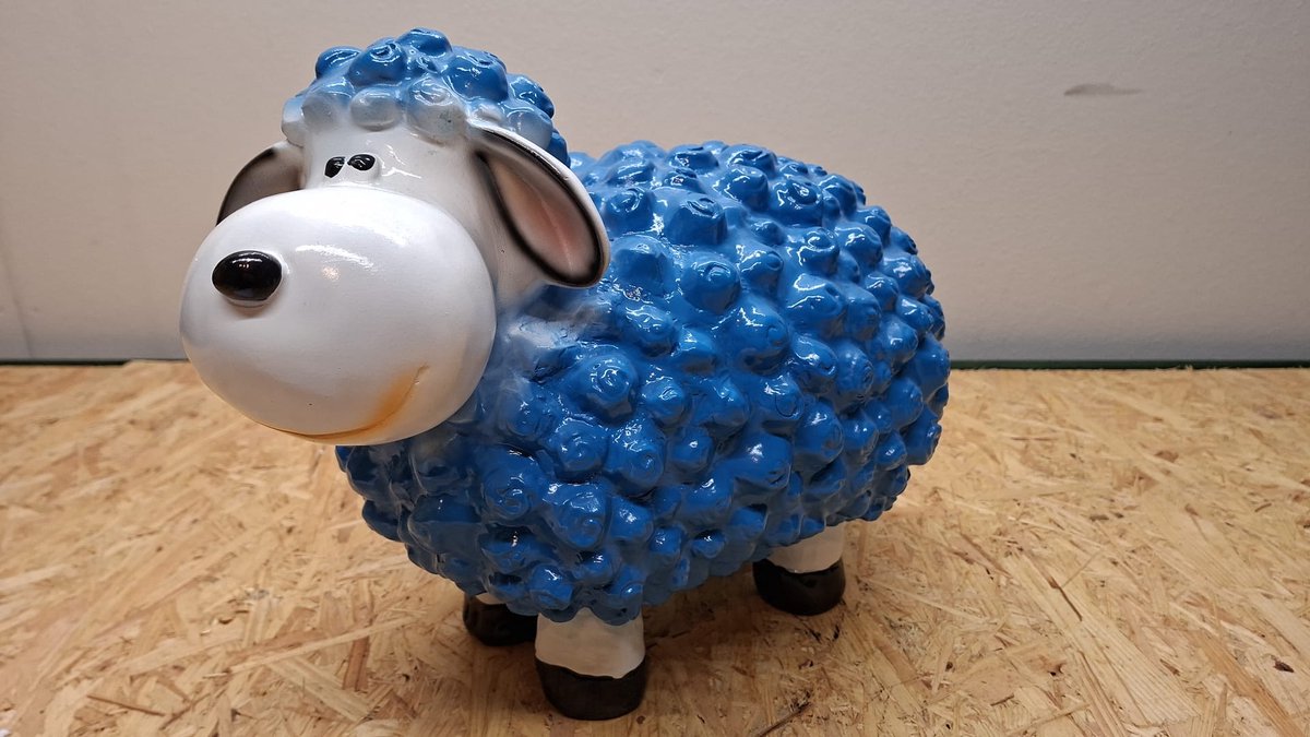 Bolschaap beeld Blauw - Lengte 41cm - kleur Blauw - Decoratie - polyresin bol schaap - polystone sheep tuinbeeld - hoogte 30cm