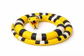 SWAXIGON Slang – Realistisch nep rubberen slangenspeelgoed – Kleine dierfiguren van plastic – Voor kinderen vanaf 3 jaar – Cadeau – 90 cm (geel)