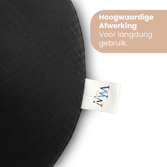 Close-up van een zwart autostoelkussen met een merklabel 'WoonWonder'.