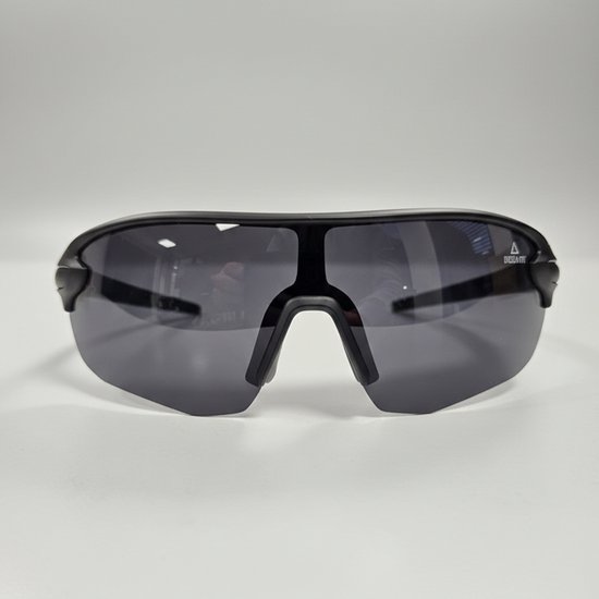 Delta Fit Hardloop Zonnebril - UV-bescherming - Zwart met zwarte Glazen - Inclusief Case van Delta — afbeelding 2