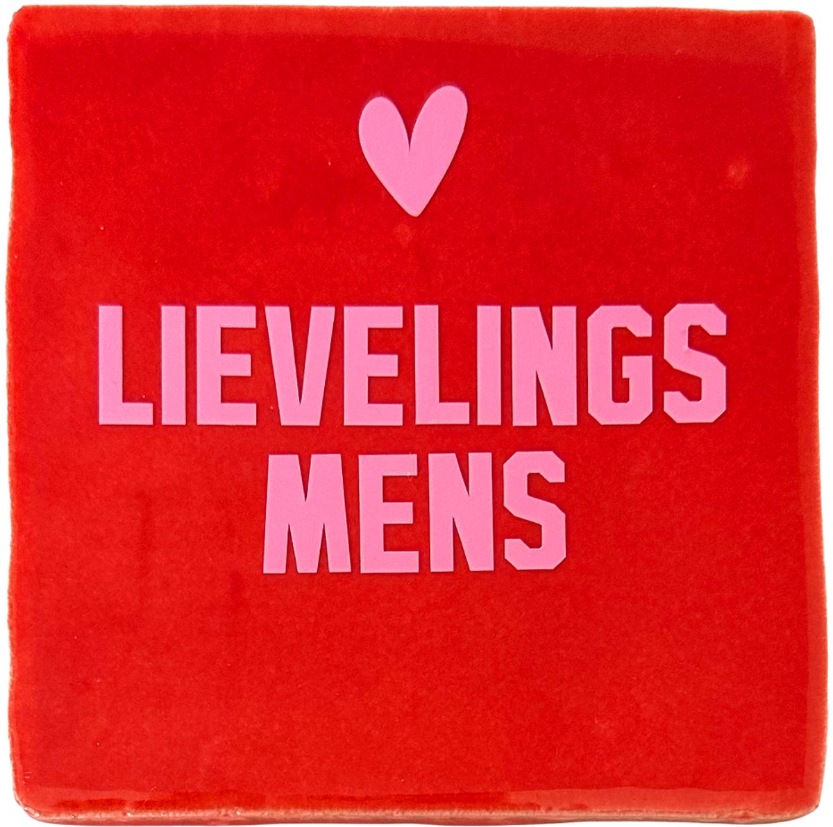 Snoes Spreuktegel – Lievelingsmens – Rood met Lichtroze – Inclusief Plakhaakje – Handgemaakt Keramiek 10x10 cm – Color Blocking – Hip Cadeau – Wanddecoratie Liefde Lievelings Mens