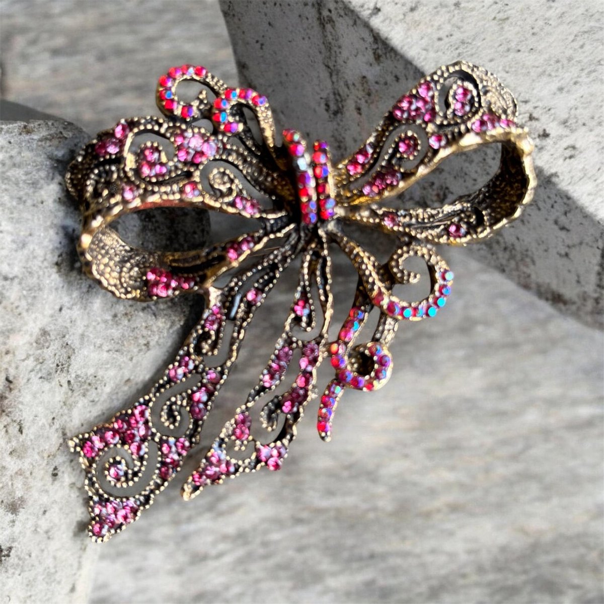 Broche Retro Strik Strass Roze ( Goudkleurig ) 6.5 x 6 cm