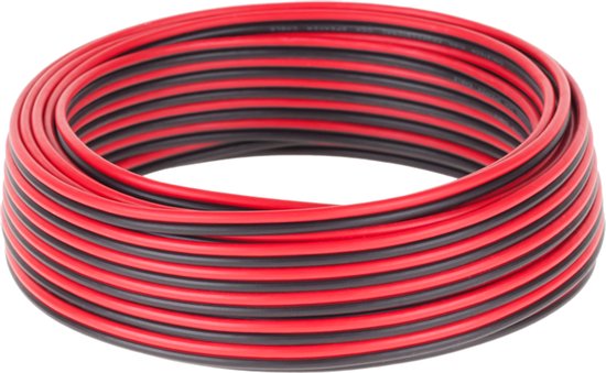 Opgerolde luidsprekerkabel in zwart en rood, 0.75mm dik.
