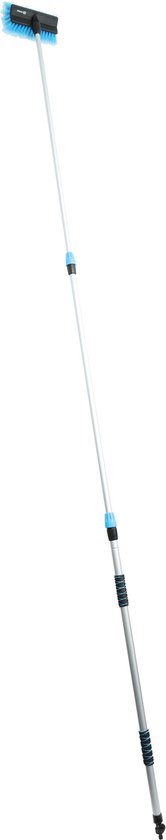 Une longue brosse de lavage extensible avec des poils bleu clair et un manche en aluminium.