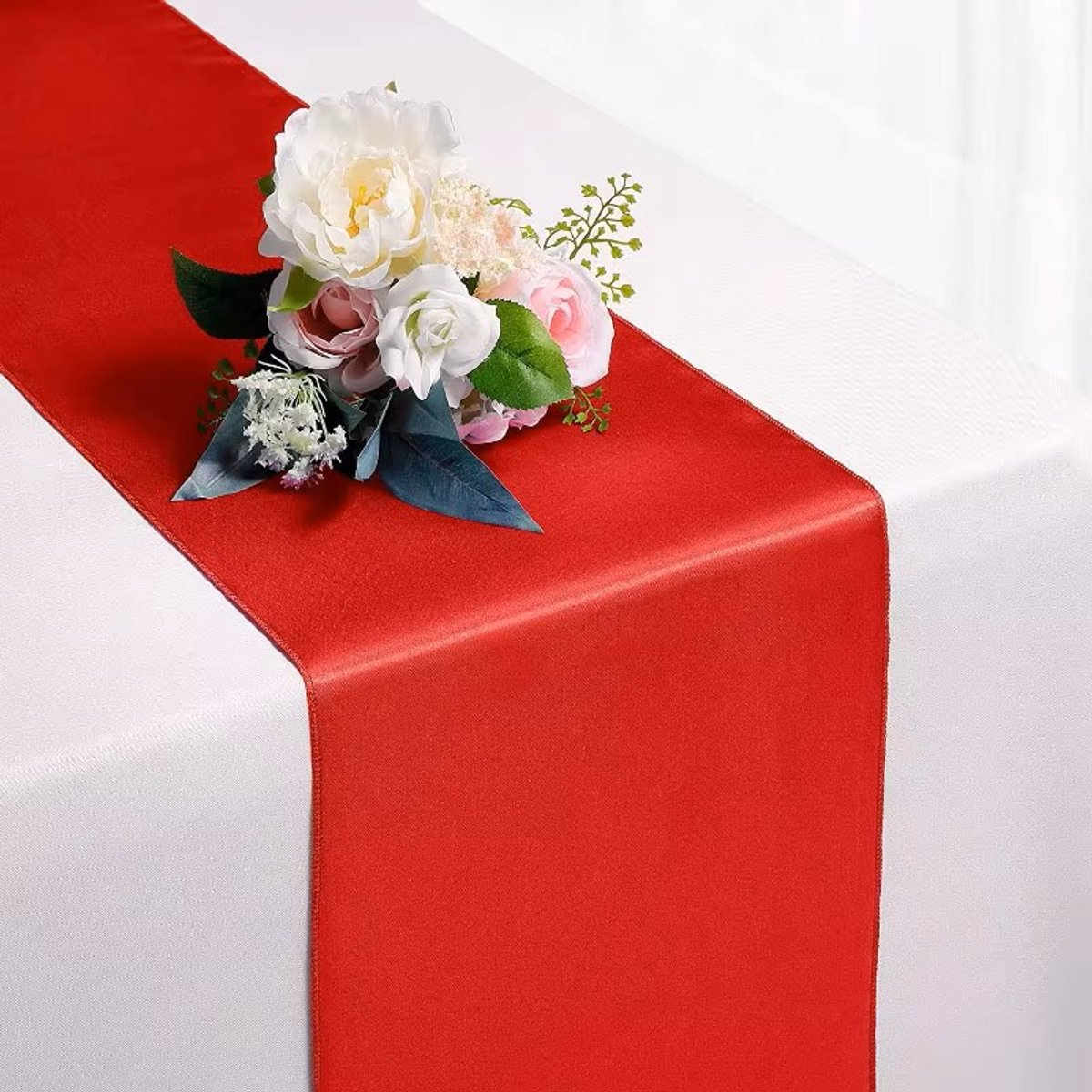 Tafelloper - 30x275cm - Rood – Polyester - Tafelkleed - Smalle Tafelloper - Eettafel - Dressoir en Salontafel – Tafeldecoratie - Tafelkleden - Tafelloper Lang
