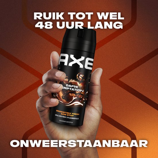Een hand houdt een Axe Dark Temptation deodorant bodyspray vast. Tekst: "RUik TOT WEL 48 UUR LANG" en "ONWEERSTAANBAAR".