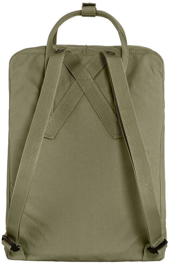 Achterkant van een groene Fjallraven Kanken rugzak met gekruiste schouderbanden.