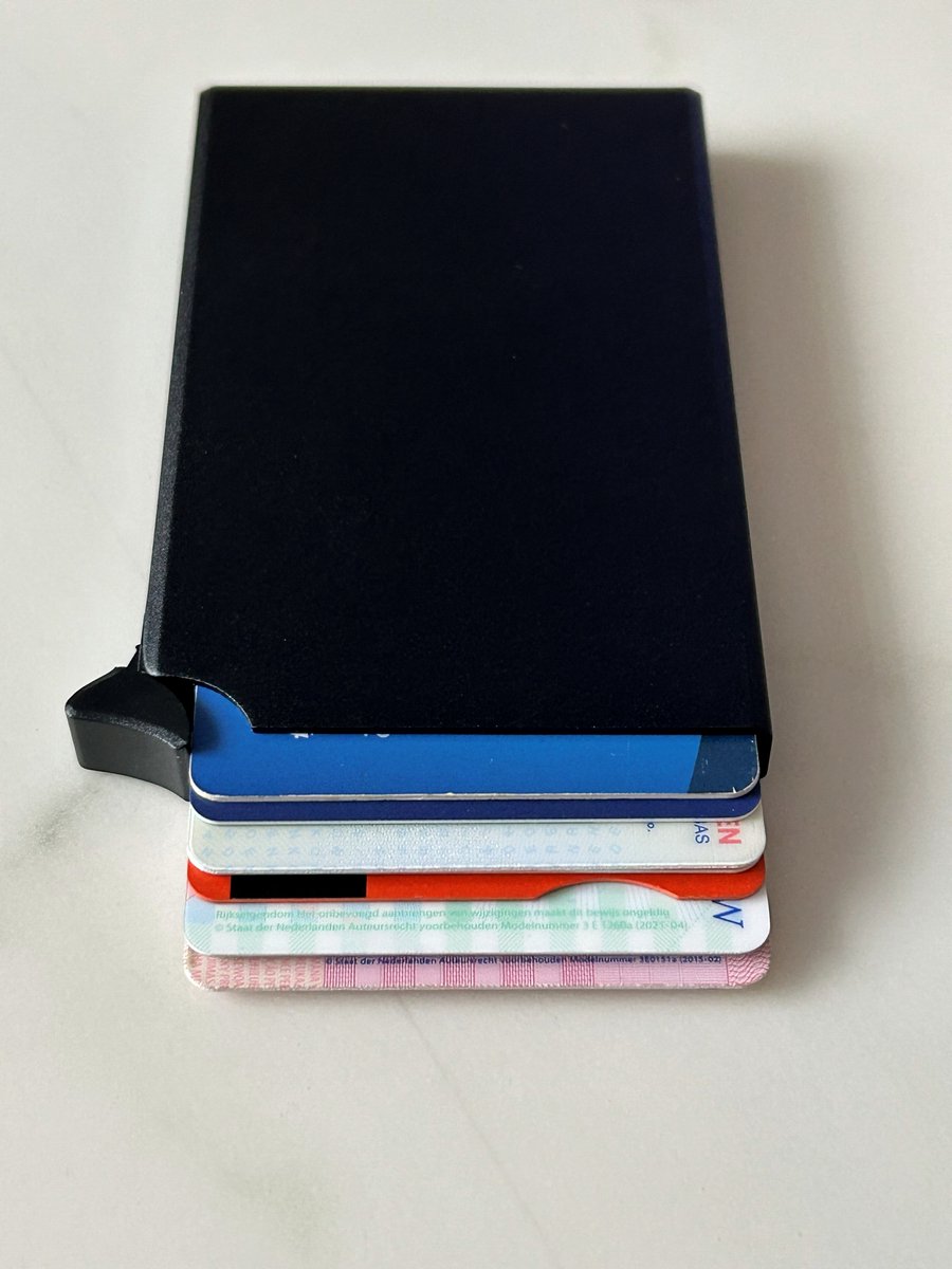 Pop-up Pasjeshouder Aluminium – 8 Kaarten – RFID Bescherming – Compacte Card Holder – Zwart