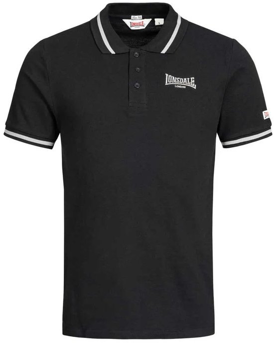 Zwart poloshirt met Lonsdale London logo op de borst, witte kraag- en mouwstrepen.